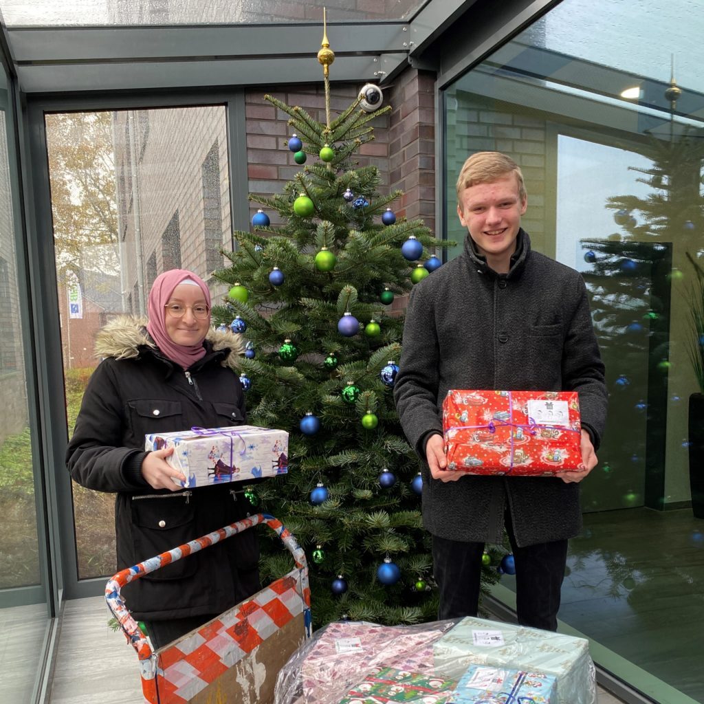 Kleine Freuden: L.I.T. beteiligt sich an Weihnachtspäckchenkonvoi Kleine Freuden: L.I.T. beteiligt sich an Weihnachtspäckchenkonvoi